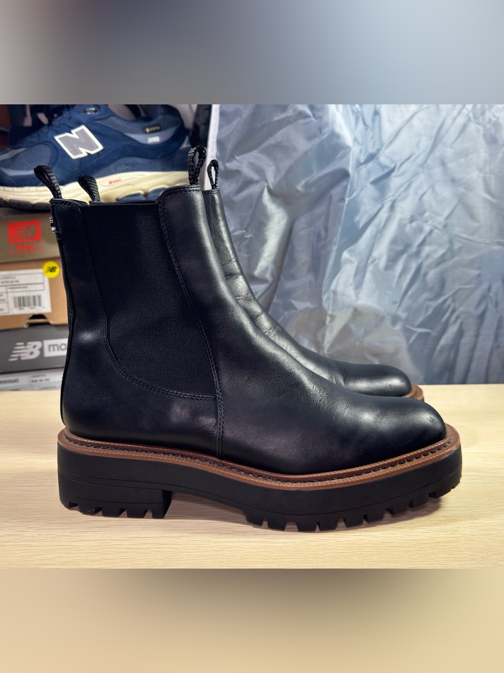 Sam Edelman Laguna Waterproof Lug Sole Black Leather Chelsea Ankle Boots Size 8 - Picture 4 of 13